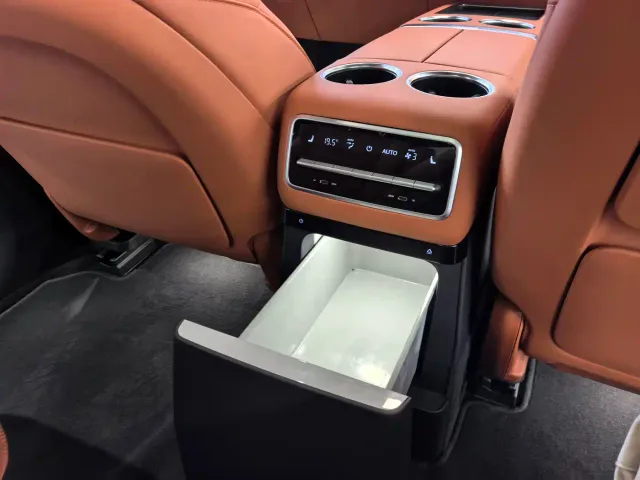 Li Auto L9 — Фото автомобиля 12