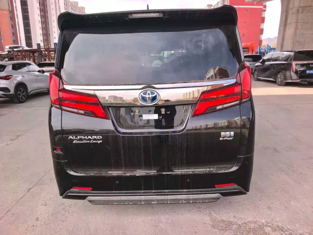 Toyota Alphard — Фото автомобиля 5