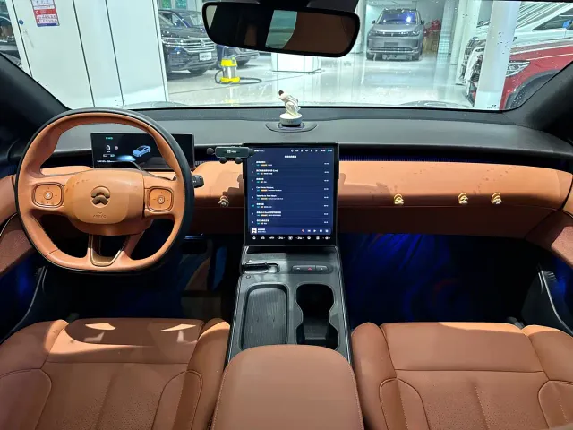 Nio ET5 — Фото автомобиля 5