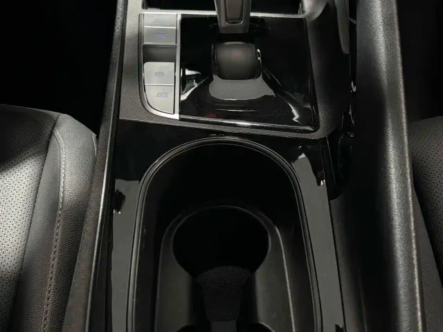 Hyundai Elantra — Фото автомобиля 16
