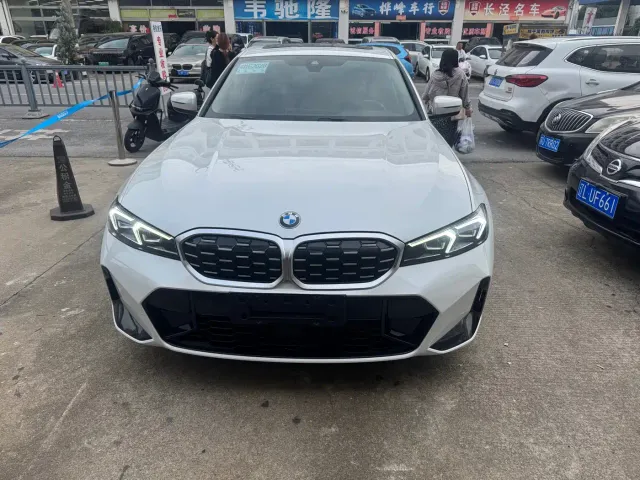 BMW 3 Series — Фото автомобиля 2