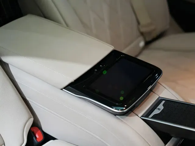 Mercedes-Benz S-Class — Фото автомобиля 17