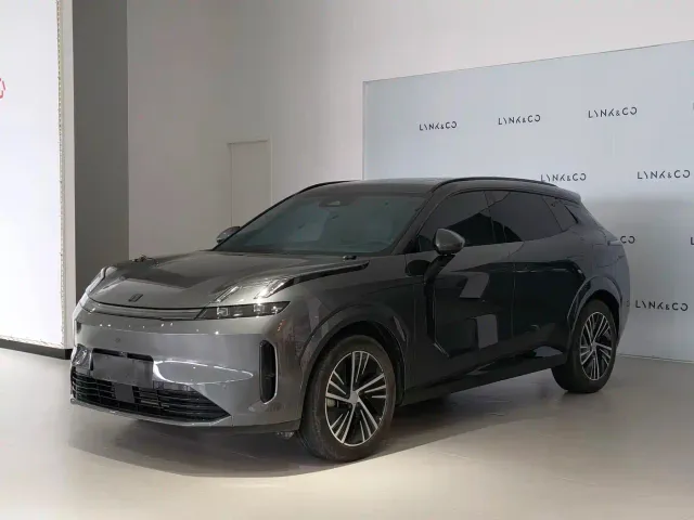 Фотография автомобиля — Lynk & Co 08 EM-P