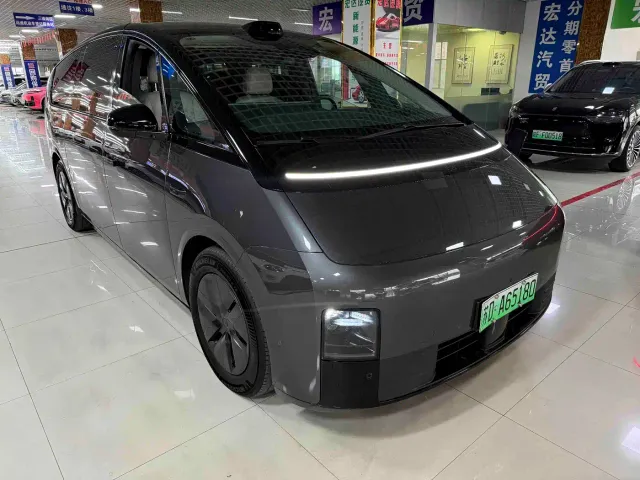 Li Auto MEGA — Фото автомобиля 2