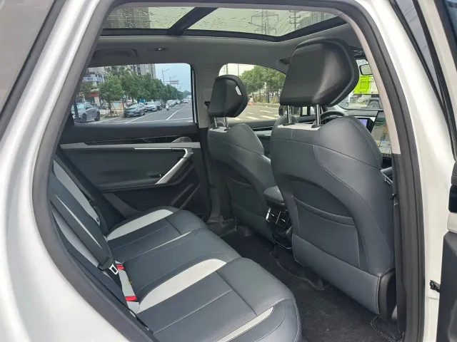 Geely Boyue L — Фото автомобиля 17