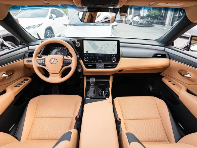 Lexus ES — Фото автомобиля 13