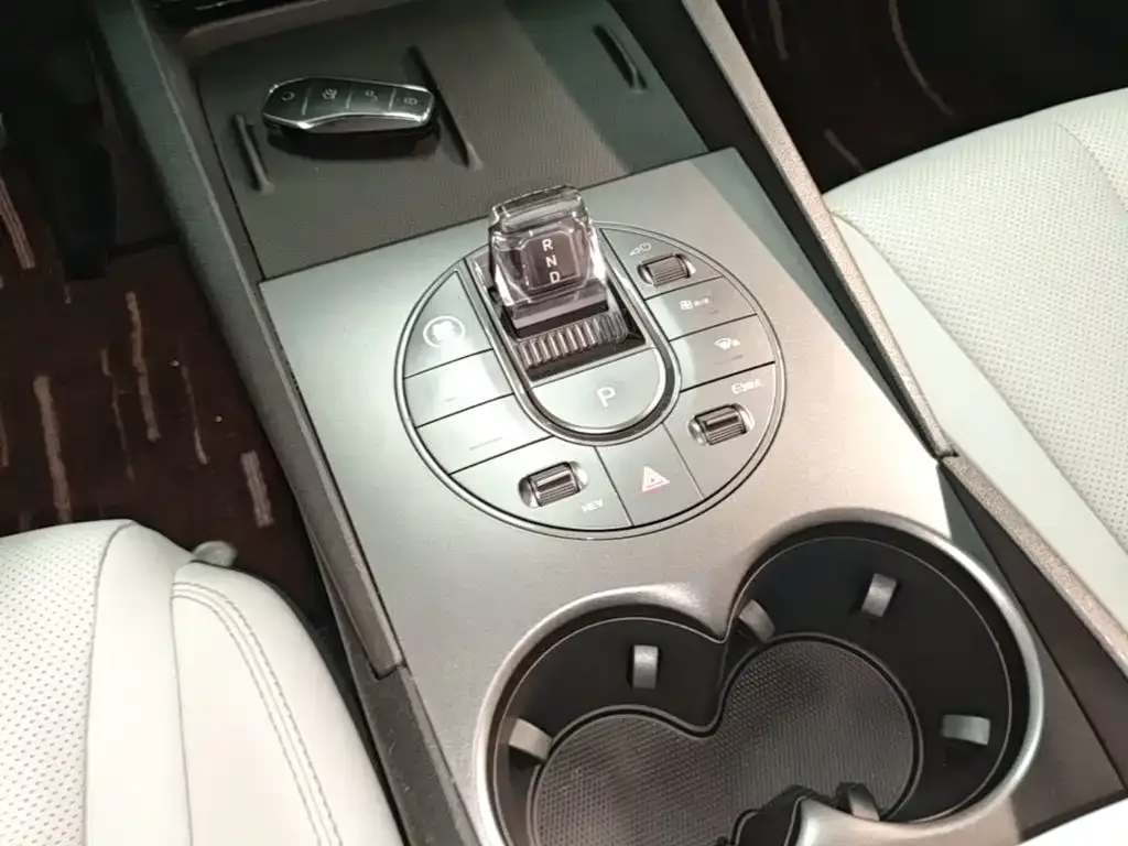 BYD Seal 06 New Energy 2024 DM-i 80KM Luxury — Фото автомобиля 13