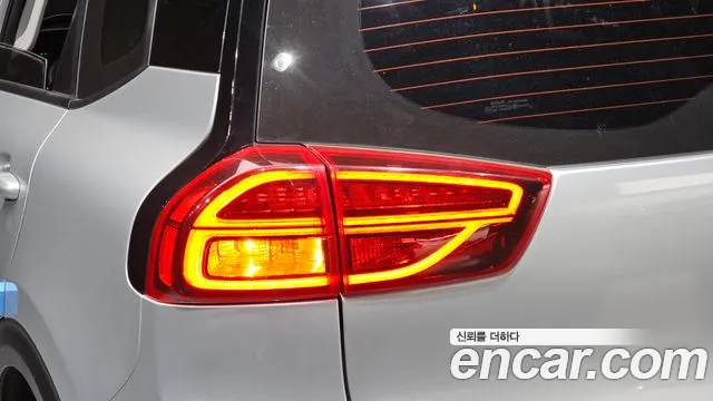 Kia Niro — Фото автомобиля 8