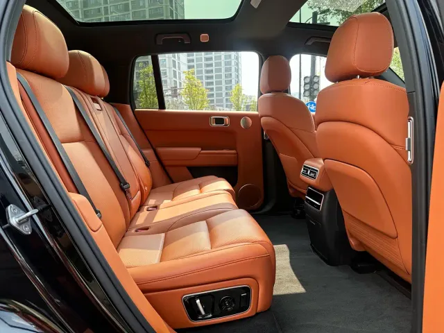 Li Auto L7 — Фото автомобиля 11