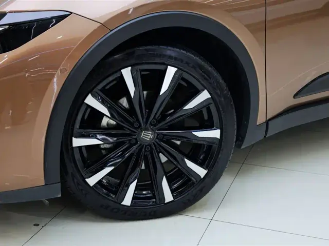 Toyota Crown SportCross — Фото автомобиля 13