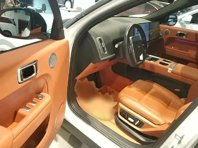 Li Auto L7 — Фото автомобиля 15