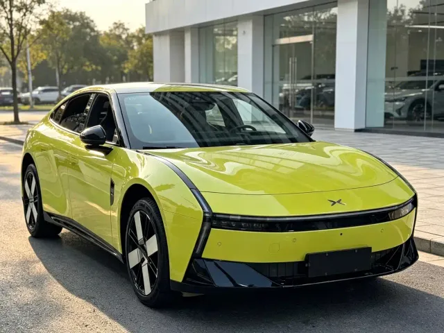 Xpeng P7 — Фото автомобиля 2