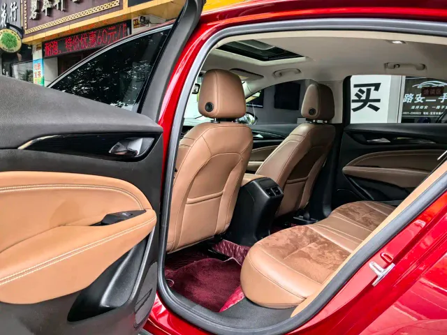 Buick Regal — Фото автомобиля 11