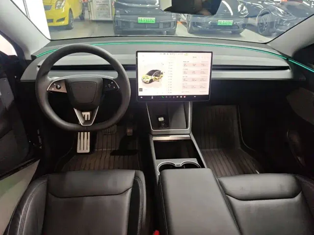 Tesla Model Y — Фото автомобиля 9