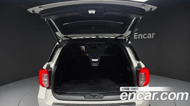 Ford Explorer Explorer 6 поколение 3.0 Platinum 4WD — Фото автомобиля 16