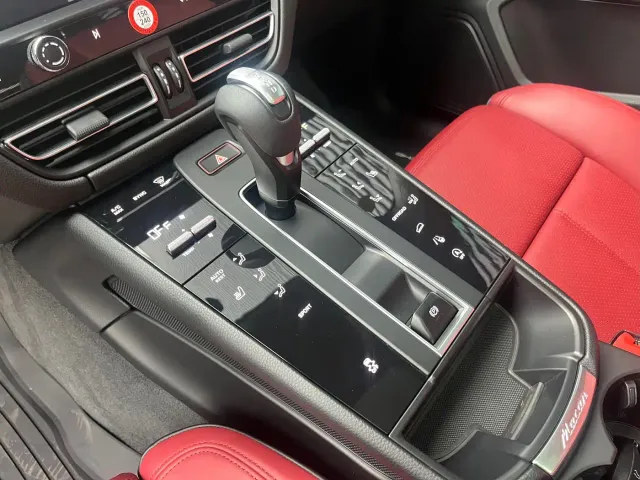 Porsche Macan — Фото автомобиля 16