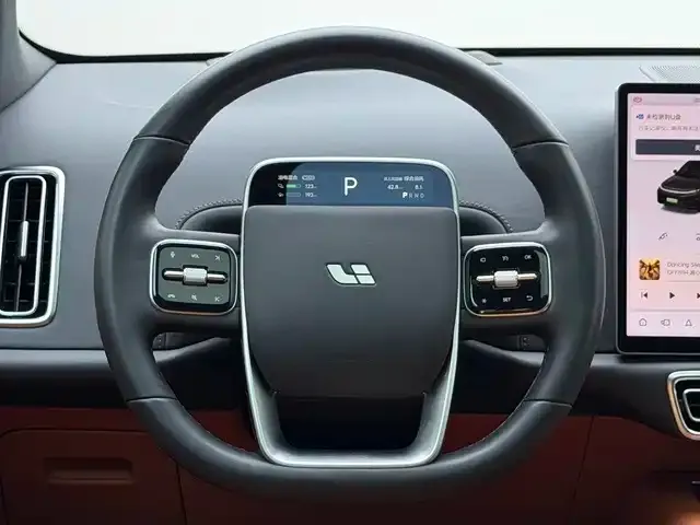 Li Auto L7 — Фото автомобиля 9