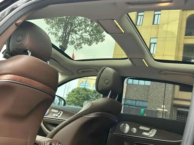Mercedes-Benz E-Class — Фото автомобиля 7