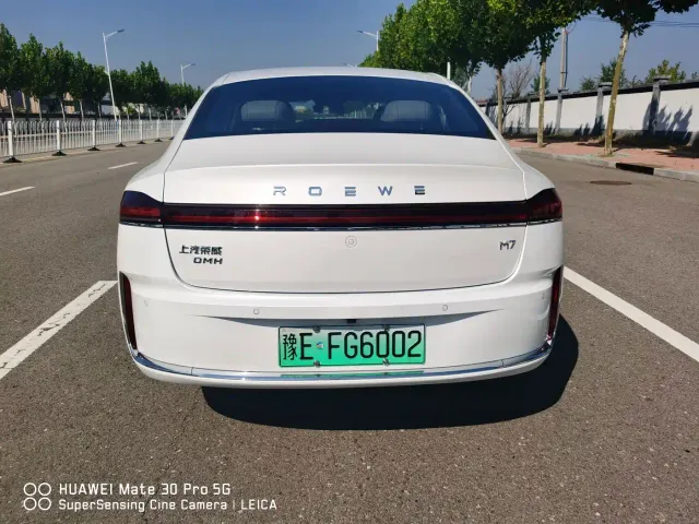 Roewe M7 DMH — Фото автомобиля 5