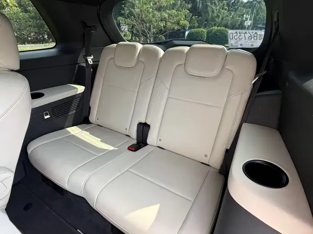 Li Auto ONE — Фото автомобиля 9