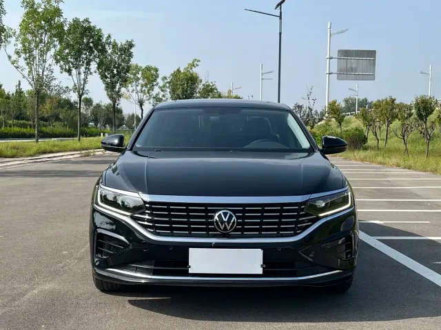 Volkswagen Passat — Фото автомобиля 2
