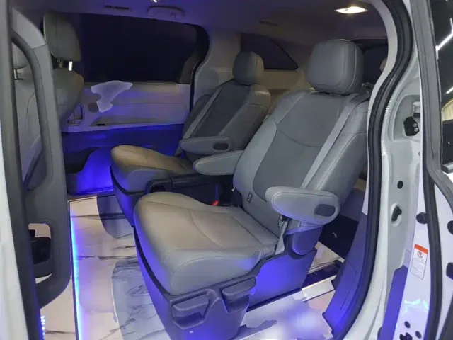 Toyota Granvia — Фото автомобиля 16