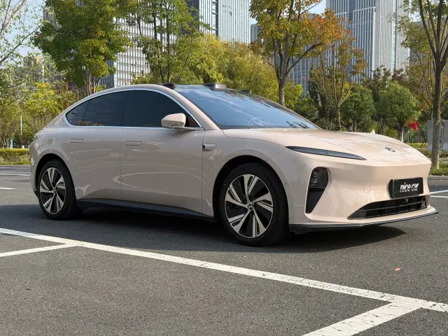 Nio ET5 — Фото автомобиля 3