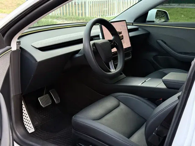 Tesla Model 3 — Фото автомобиля 5