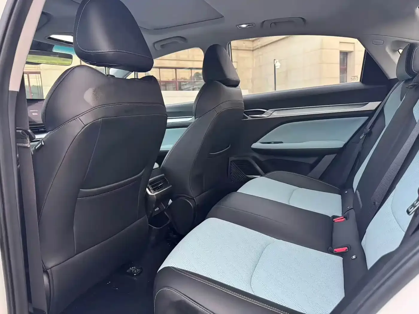 Geely Emgrand L 2022 1.4T CVT Supreme — Фото автомобиля 8