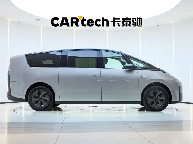 Li Auto MEGA — Фото автомобиля 5