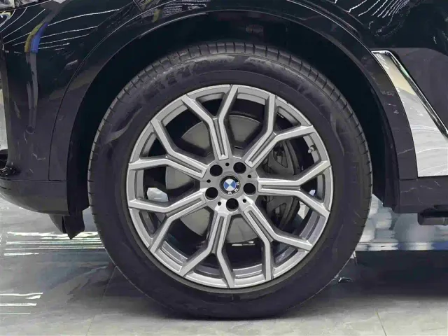 BMW X7 — Фото автомобиля 4