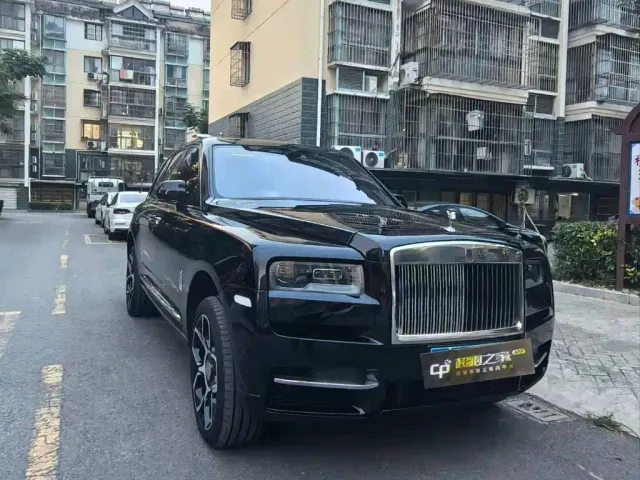 Rolls-Royce Cullinan — Фото автомобиля 2
