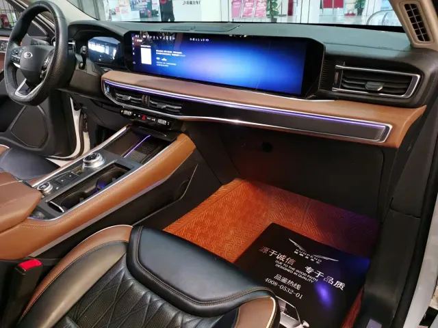 Ford Explorer — Фото автомобиля 15
