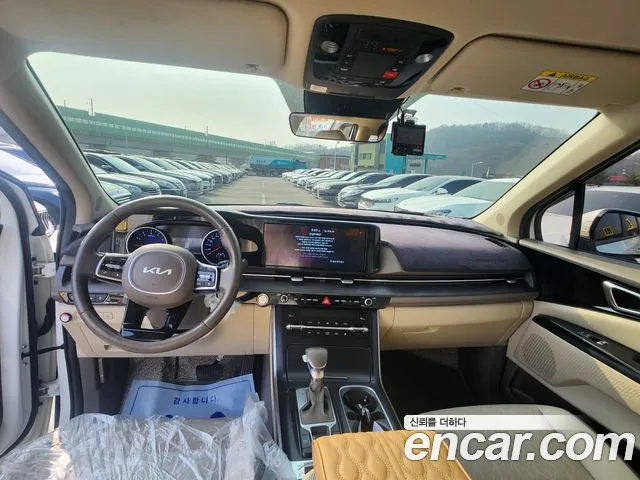 Kia Canival — Фото автомобиля 6