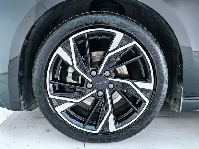 Lynk & Co 03 — Фото автомобиля 15