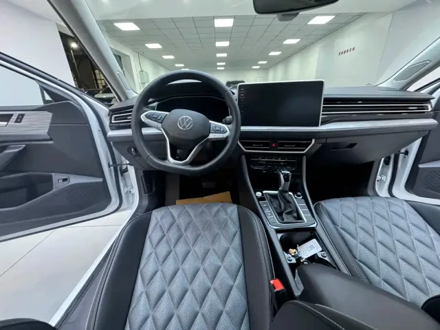 Volkswagen Sagitar — Фото автомобиля 12