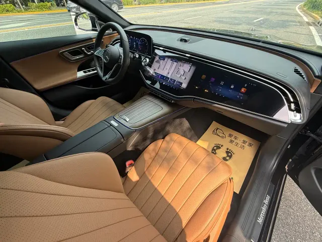 Mercedes-Benz E-Class — Фото автомобиля 14
