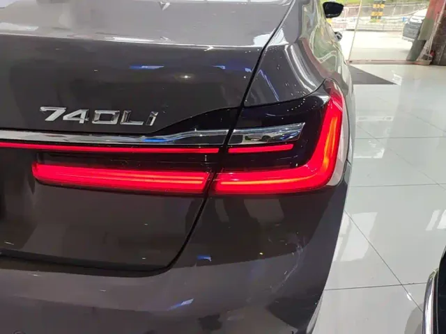 BMW 7 Series — Фото автомобиля 7