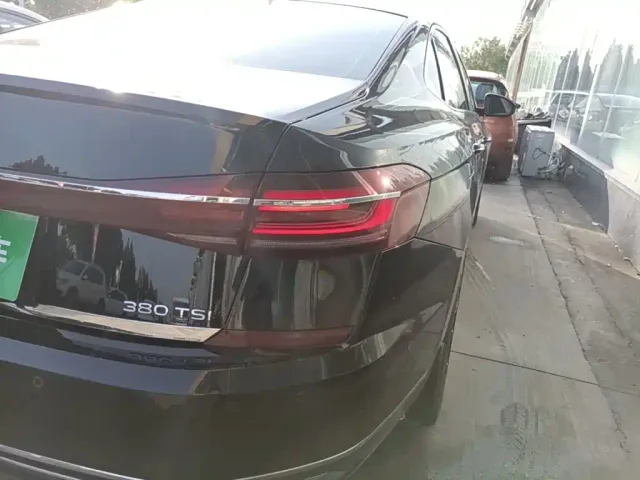 Volkswagen Passat — Фото автомобиля 7