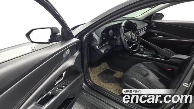 Hyundai Avante CN7 — Фото автомобиля 10