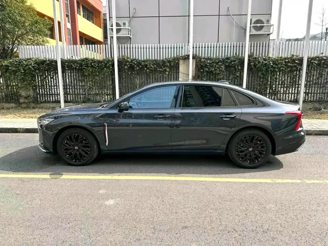 Hongqi H5 — Фото автомобиля 4
