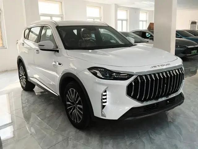 Jetour X70 Plus — Фото автомобиля 3