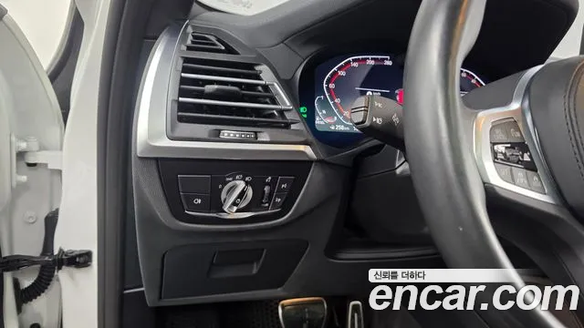 BMW X4 xDrive20d M Sport — Фото автомобиля 16