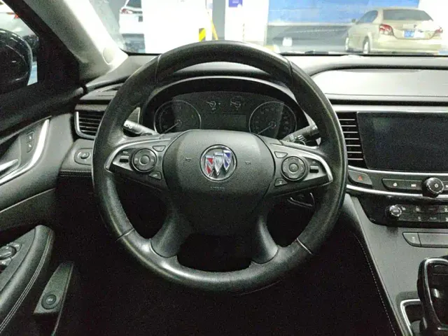 Buick LaCrosse — Фото автомобиля 15