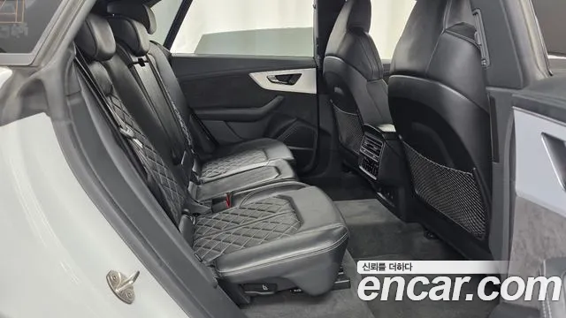 Audi Q8 55 TFSI quattro Premium — Фото автомобиля 12