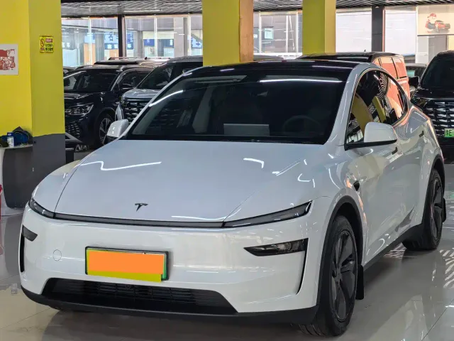 Фотография автомобиля — Tesla Model Y