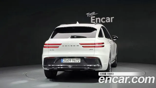 Genesis GV70 2.5T Бензин AWD — Фото автомобиля 4