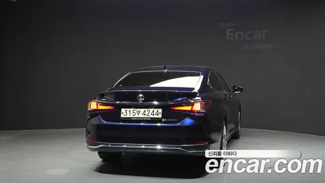 Lexus ES 7th Gen — Фото автомобиля 4