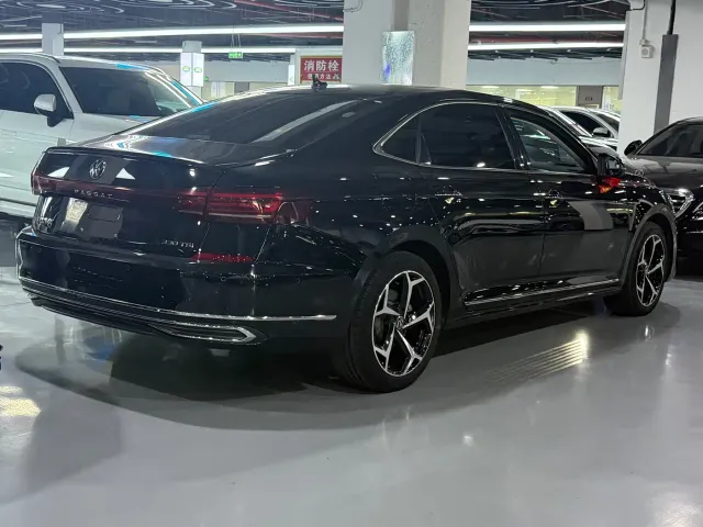 Volkswagen Passat — Фото автомобиля 10