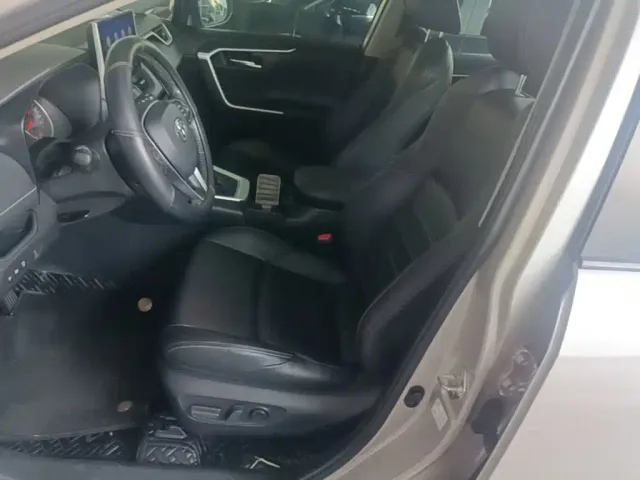Toyota Wildlander — Фото автомобиля 14